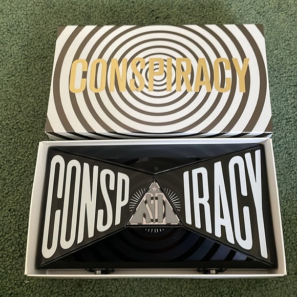 Jeffree Star Conspiracy palette - Picture 2 of 4